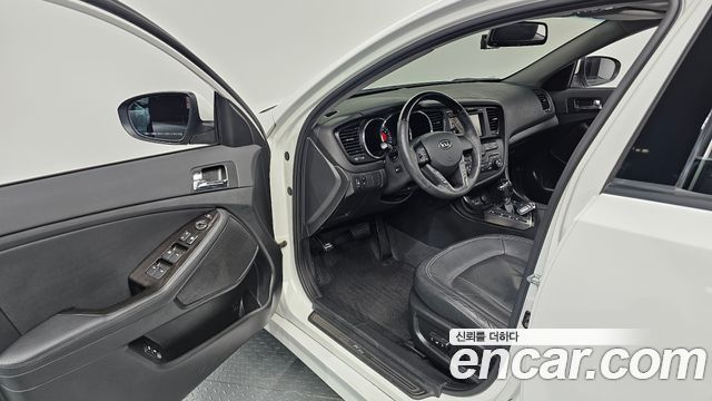 Kia K5 2011 — photo 10