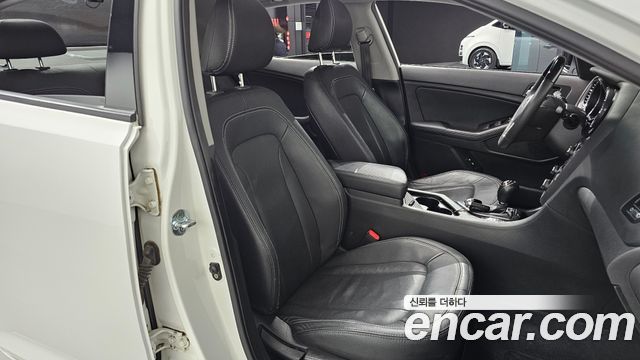 Kia K5 2011 — photo 11