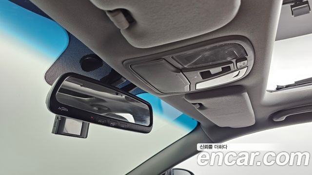 Kia K5 2011 — photo 16