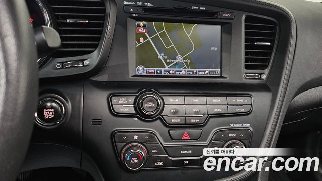 Kia K5 2011 — photo 17