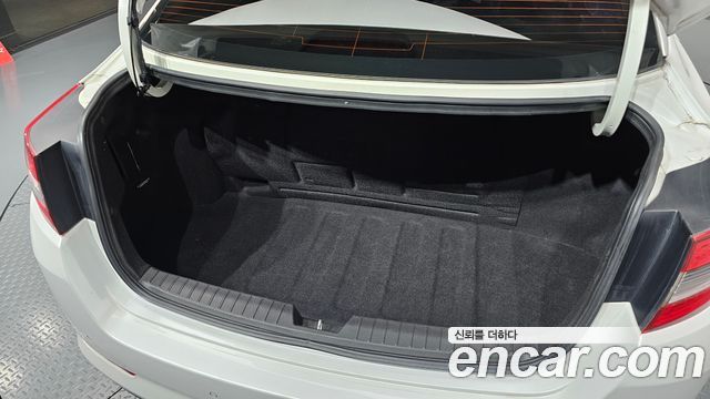 Kia K5 2011 — photo 19