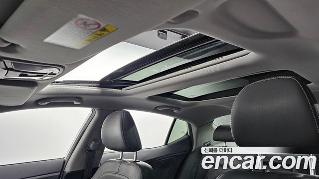Kia K5 2011 — photo 20