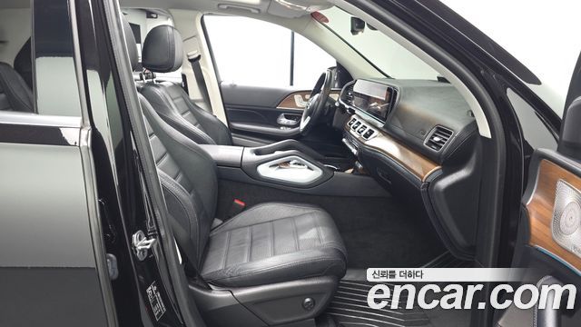 Mercedes-Benz GLE-Class 2021 — photo 17