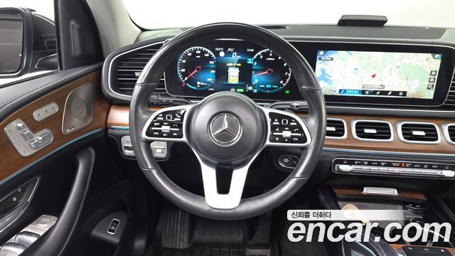 Mercedes-Benz GLE-Class 2021 — photo 19