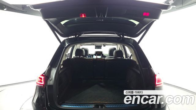 Mercedes-Benz GLE-Class 2021 — photo 26