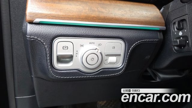 Mercedes-Benz GLE-Class 2021 — photo 31