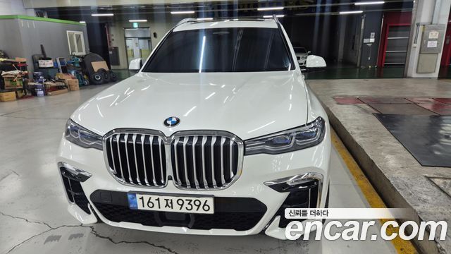 BMW X7 2021 — photo 2