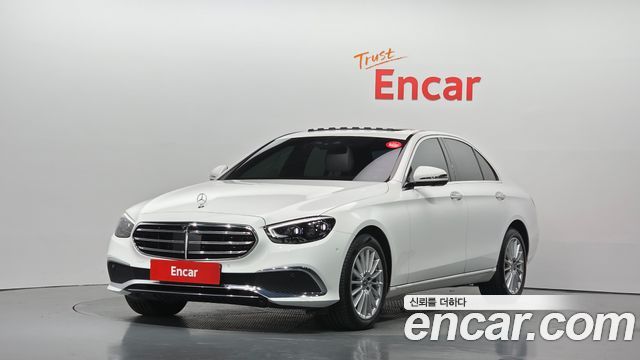 Mercedes-Benz E-Class 2023 — photo 1