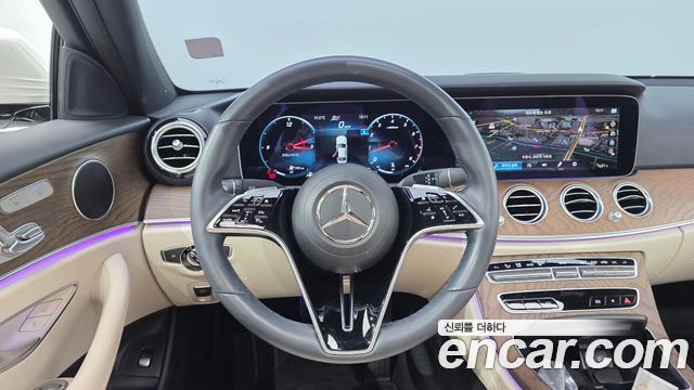 Mercedes-Benz E-Class 2023 — photo 20