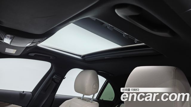 Mercedes-Benz E-Class 2023 — photo 24