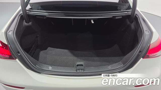 Mercedes-Benz E-Class 2023 — photo 26
