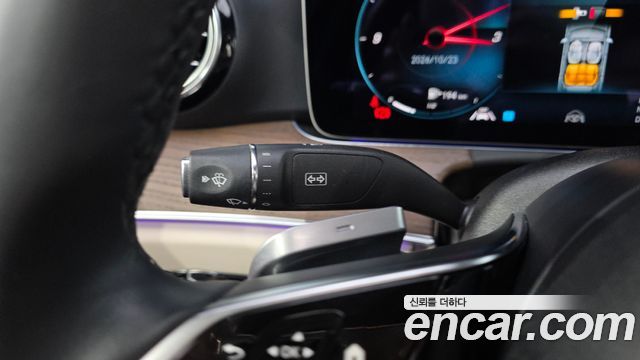 Mercedes-Benz E-Class 2023 — photo 29