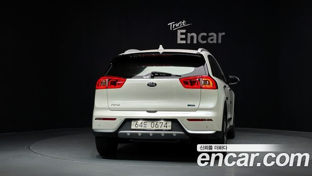 Kia Niro 2017 — photo 4
