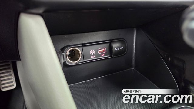 Kia Niro 2017 — photo 13