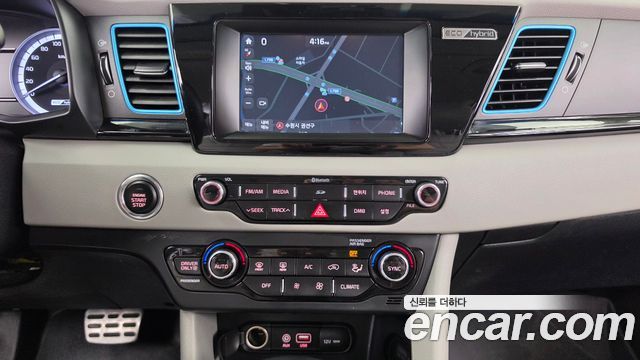 Kia Niro 2017 — photo 15