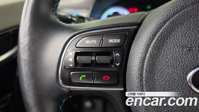 Kia Niro 2017 — photo 19