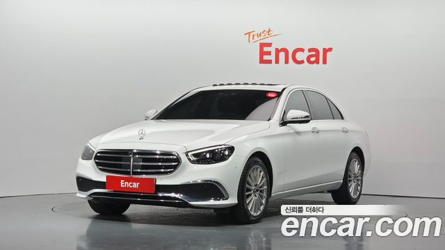 Mercedes-Benz E-Class 2023 — photo 1