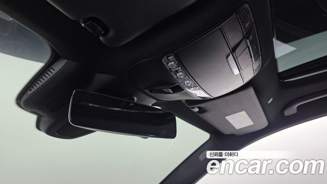 Mercedes-Benz E-Class 2023 — photo 26