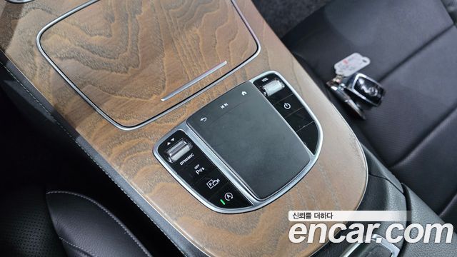 Mercedes-Benz E-Class 2023 — photo 33