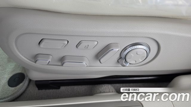 Genesis GV60 2022 — photo 29