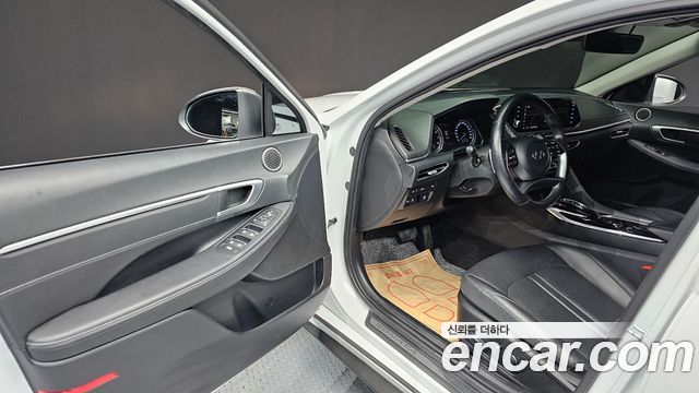 Hyundai Sonata 2022 — photo 13