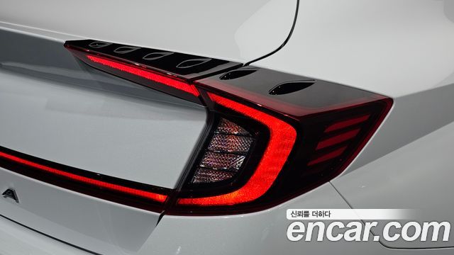 Hyundai Sonata 2022 — photo 9