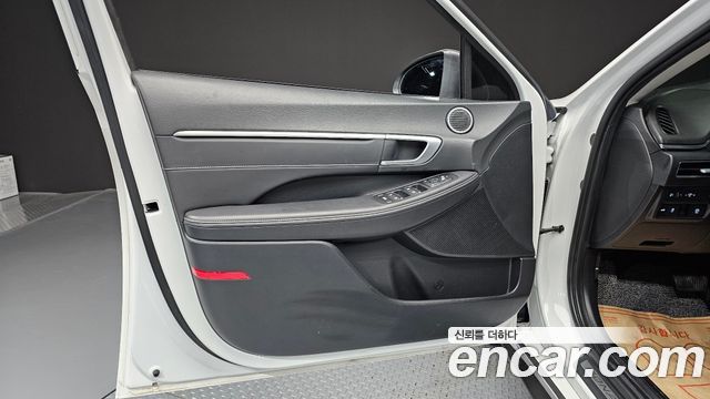 Hyundai Sonata 2022 — photo 14