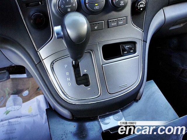 Hyundai Starex 2015 — photo 11