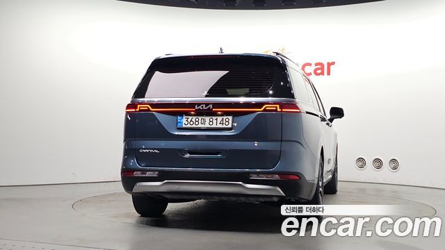 Kia Canival 2023 — photo 4