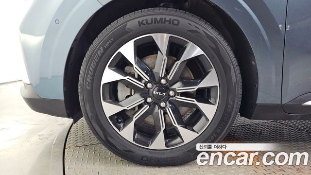 Kia Canival 2023 — photo 5