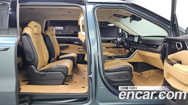 Kia Canival 2023 — photo 12