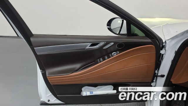 Genesis G80 2022 — photo 14