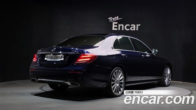 Mercedes-Benz E-Class 2019 — photo 2