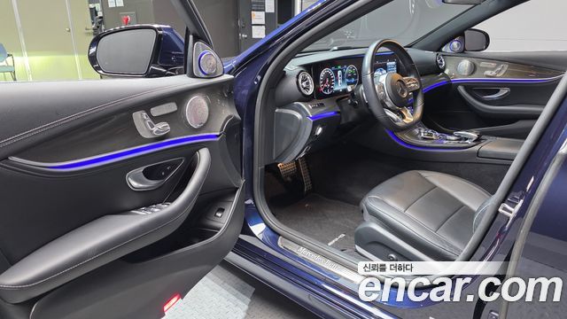 Mercedes-Benz E-Class 2019 — photo 13