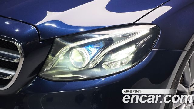 Mercedes-Benz E-Class 2019 — photo 8