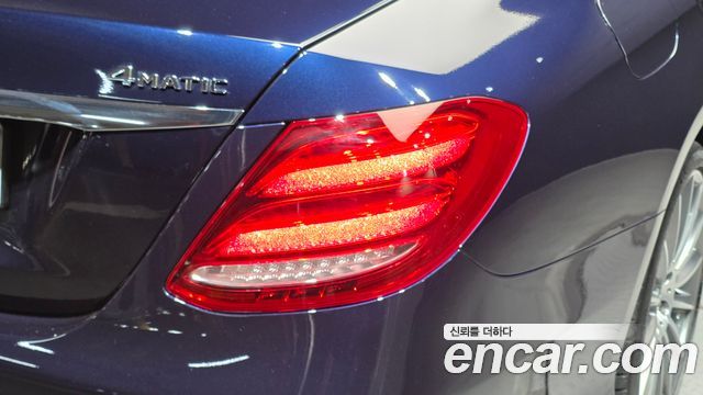 Mercedes-Benz E-Class 2019 — photo 9