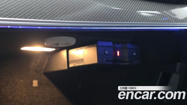 Mercedes-Benz E-Class 2019 — photo 31
