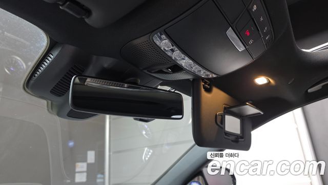Mercedes-Benz E-Class 2019 — photo 32