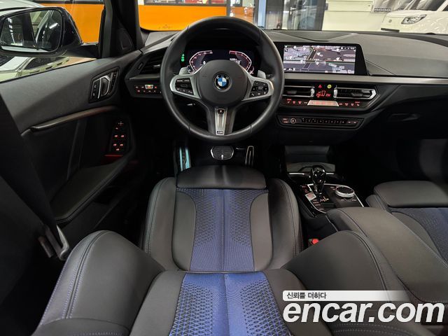 BMW 1-Series 2024 — photo 9