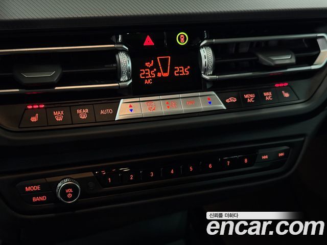 BMW 1-Series 2024 — photo 14