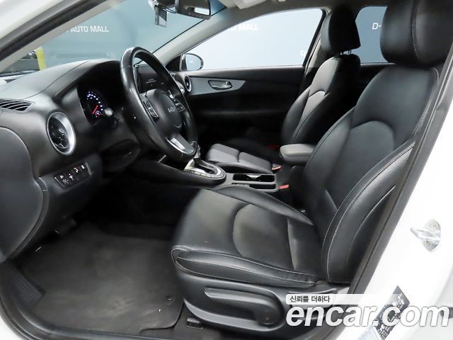 Kia K3 2022 — photo 10