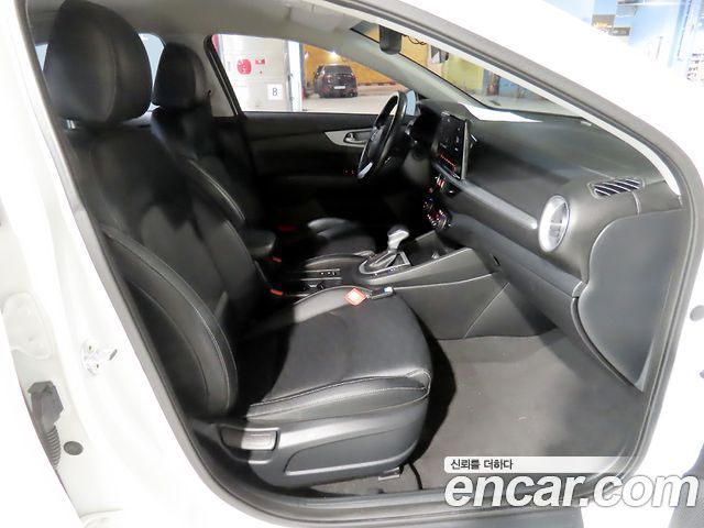 Kia K3 2022 — photo 12