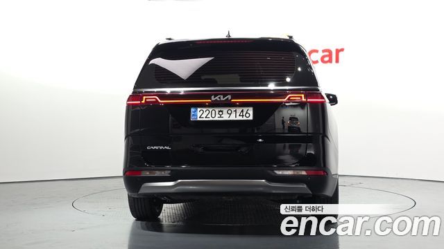 Kia Canival 2023 — photo 4