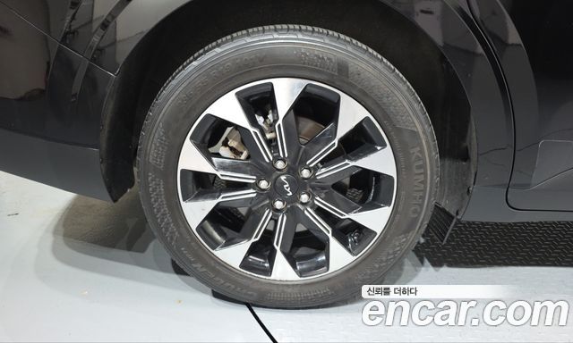 Kia Canival 2023 — photo 5