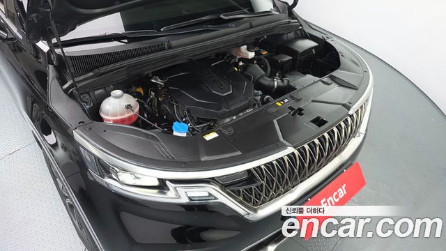 Kia Canival 2023 — photo 6