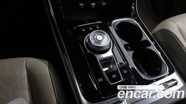 Kia Canival 2023 — photo 12