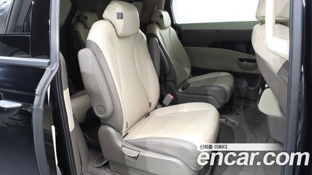 Kia Canival 2023 — photo 18