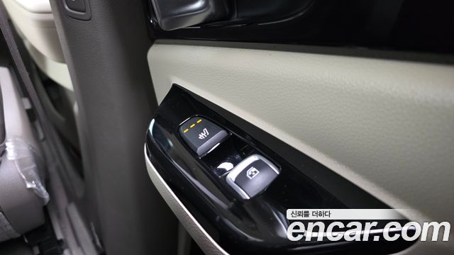 Kia Canival 2023 — photo 24