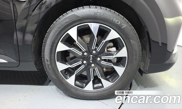 Kia Canival 2023 — photo 7