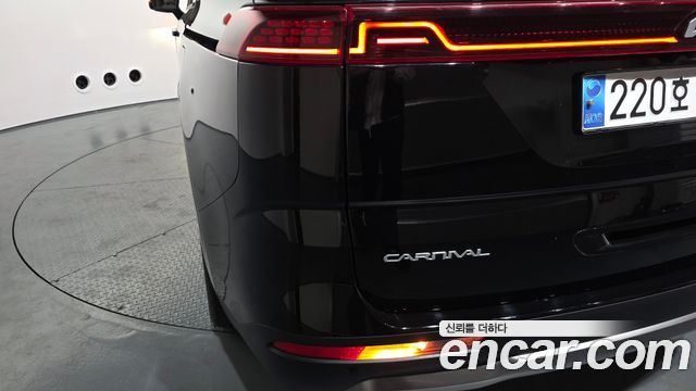 Kia Canival 2023 — photo 9
